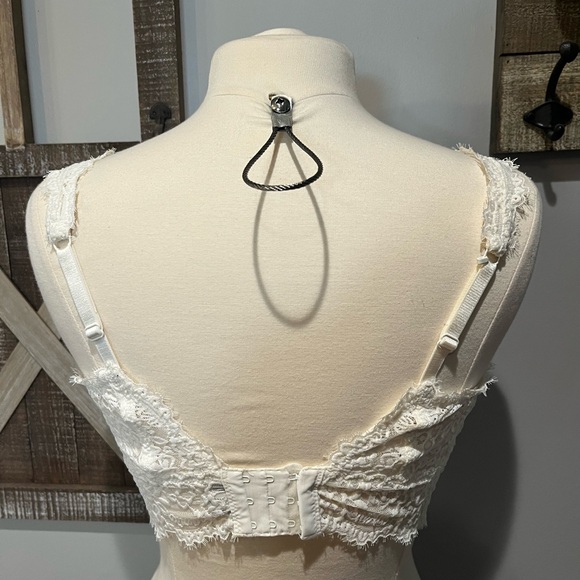 Aerie Lacey padded‎ bra - Picture 6 of 9